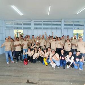 The team of volunteers in matching shirts.
