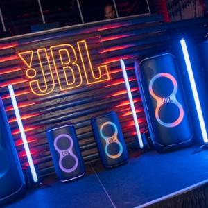 JBL Fest - Speakers shown.