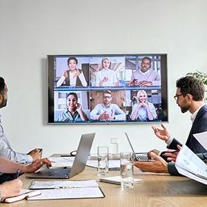 4 people at a meeting