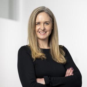 Headshot of Lindsay Kenney 