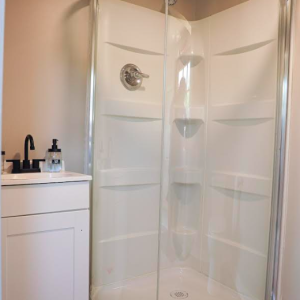 ekō Solutions Gateway Park Model - Shower