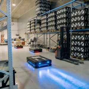 mobile warehouse robot