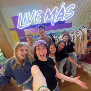 Group of smiling Live Más Scholarship recipients