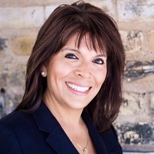 Liz Lund headshot