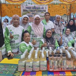 Through iPrepared, USAID and Action Against Hunger encourage women to take on leadership roles during crises. / Photo from USAID