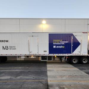 Thermo King’s hybrid-electric multi-temperature refrigerated trailer makes its debut in Chicago, the culmination of a multi-year collaboration with Martin Brower.