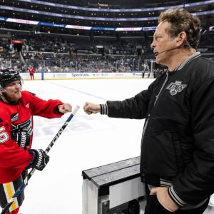 Vince Vaughn, Actor and Comedian, celebrated a goal with Mary Mullen of the Los Angeles Fire Department.