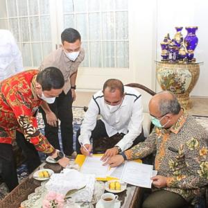 group signing paperwork