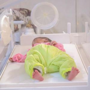 Newborn Abdullahi Ali in the incubator.