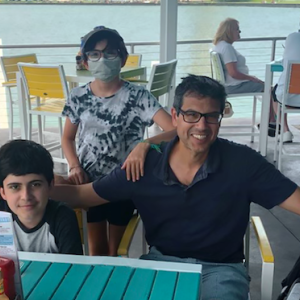 Photo of Phil DiVuolo, his wife Liz and children: Alex, Sophia and Maya.