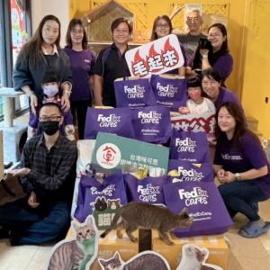 LoveCat@TW representatives and dogs