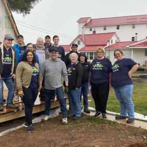 Group photo of Sysco volunteers
