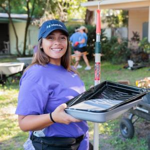 MetLife employee volunteers in Tampa, Florida helped rebuild a home with nonprofit Rebuilding Together, which MetLife Foundation supported during its Volunteering with Purpose campaign in 2024. 
