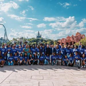 Large group photo of students