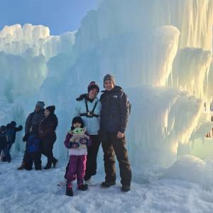 Family in front of a glacier