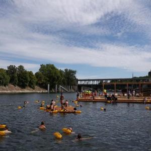 People swimming in the Seine 