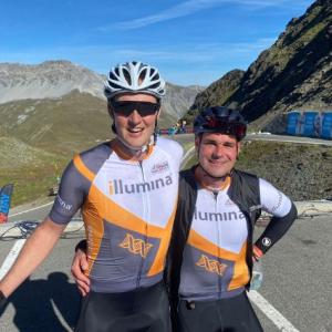 Illumina’s Ed Farnell and Chris Zwanenburg at the top of the pass.