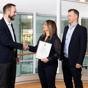 Essity Professional Hygiene leadership accepts the world’s first Design for All certification from RISE.