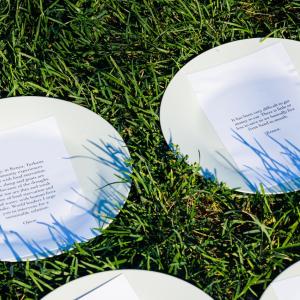 Plates with a story of hunger
