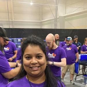 FedEx employees volunteering