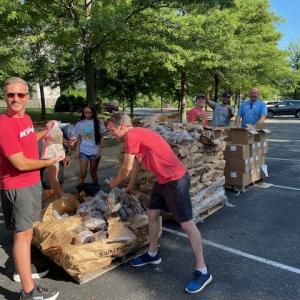 WK Kellogg Co employees volunteering with NWA Food Bank 