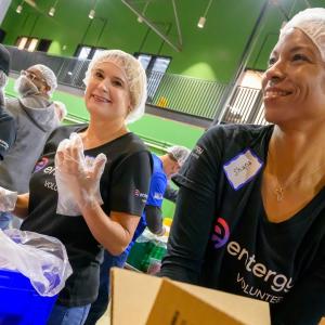Entergy employees package meals