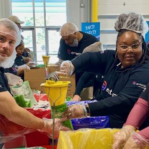 Entergy employees package meals