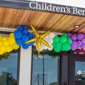 Balloon arch outside of the Children’s Bereavement Center