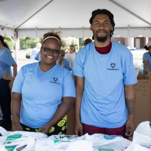 Southwire volunteers in blue shirts