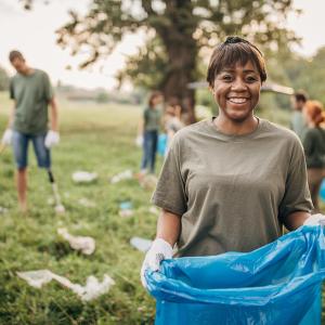People collecting litter