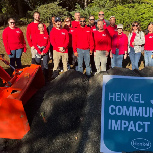 Henkel employees volunteering