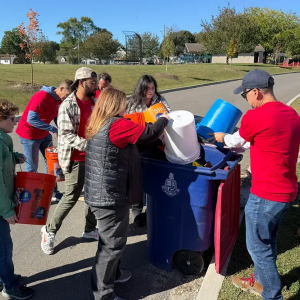 Henkel employees volunteering