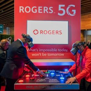 people using a virtual reality demo