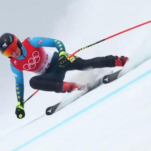 Elvedina Muzaferija skiing