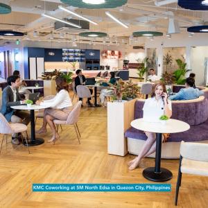 Using a cellphone in a cafe