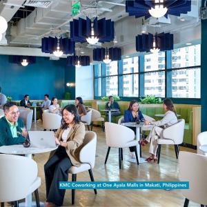 people meeting in a cafe