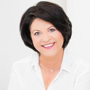 headshot of Elke Kopp