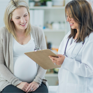 doctor and pregnant woman 