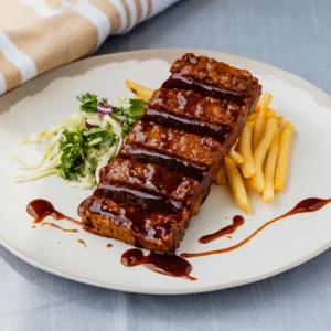 food plate with meat ribs