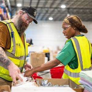 Southwire employees volunteering