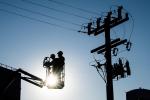 Eaton delivers breakthrough innovation to help utilities strengthen wildfire prevention efforts with grid-edge controls and intelligent fault detection. Photo credit: Dennis Schroeder, NREL.