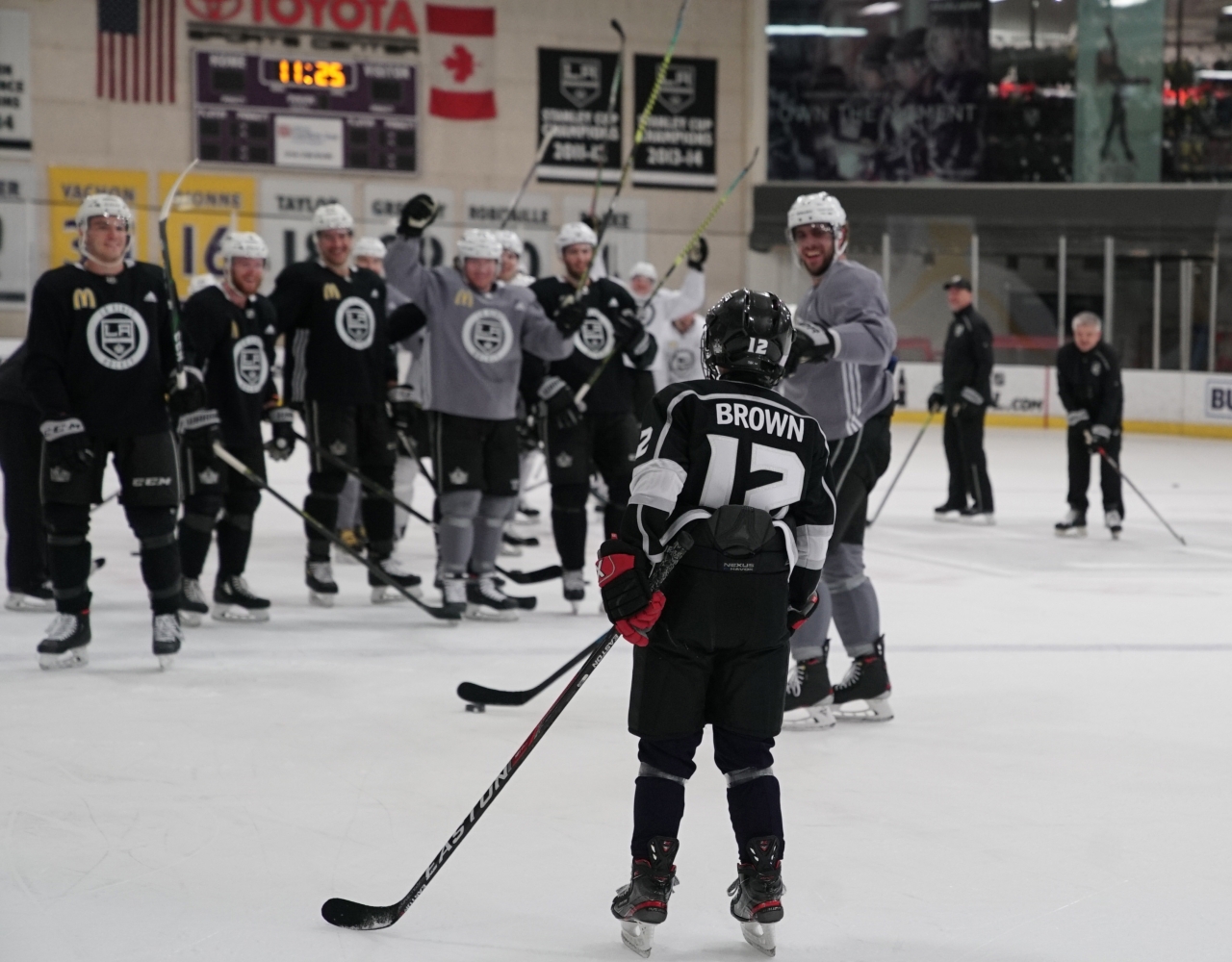 la kings hockey fights cancer jersey