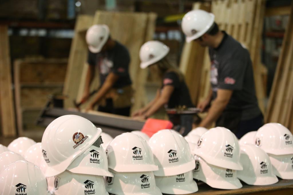Major League Baseball Players Swing Hammers For Habitat