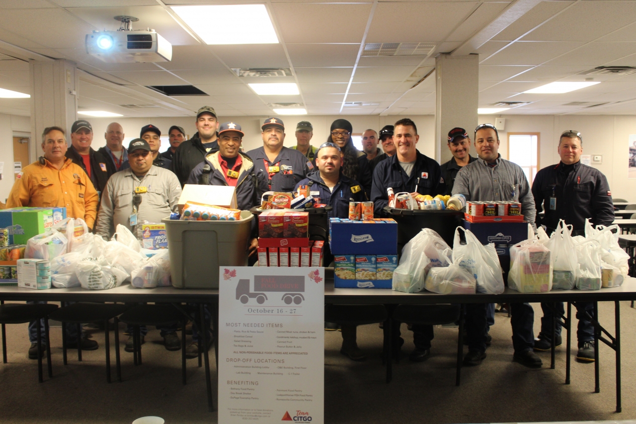 Citgo Lemont Provides Food Coats And Toys To Local