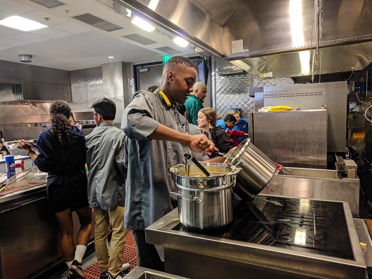 Students Top Off Energy Efficient Experience With Pizzas