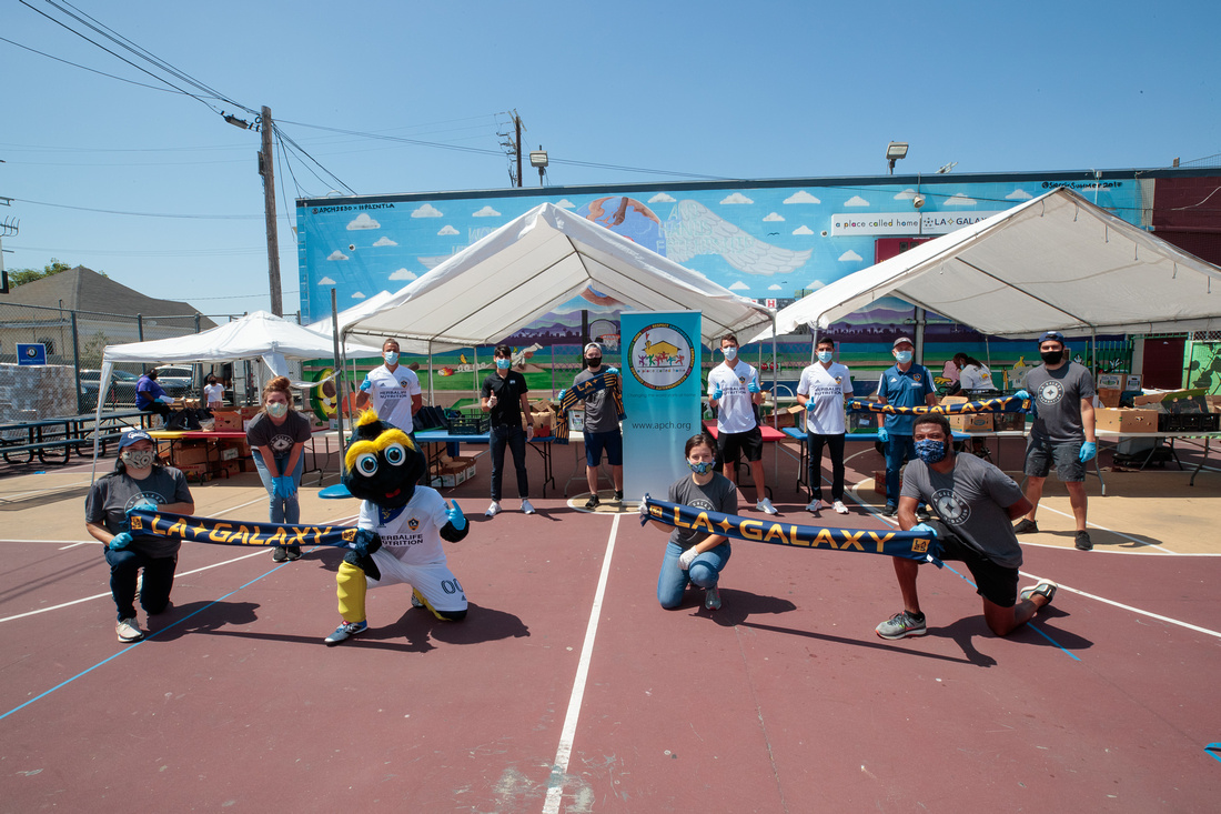 La Galaxy Players Deliver Food To Families In Los Angeles