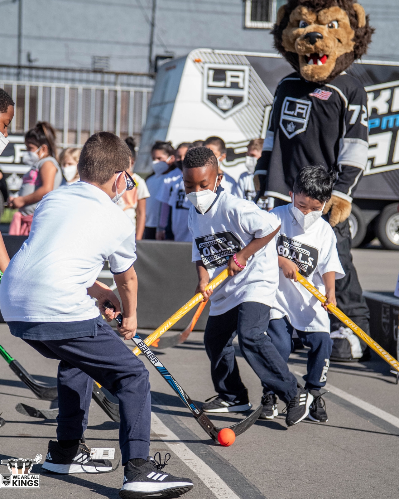 LA Kings Team Up With Shoes That Fit to Distribute 100 Pairs