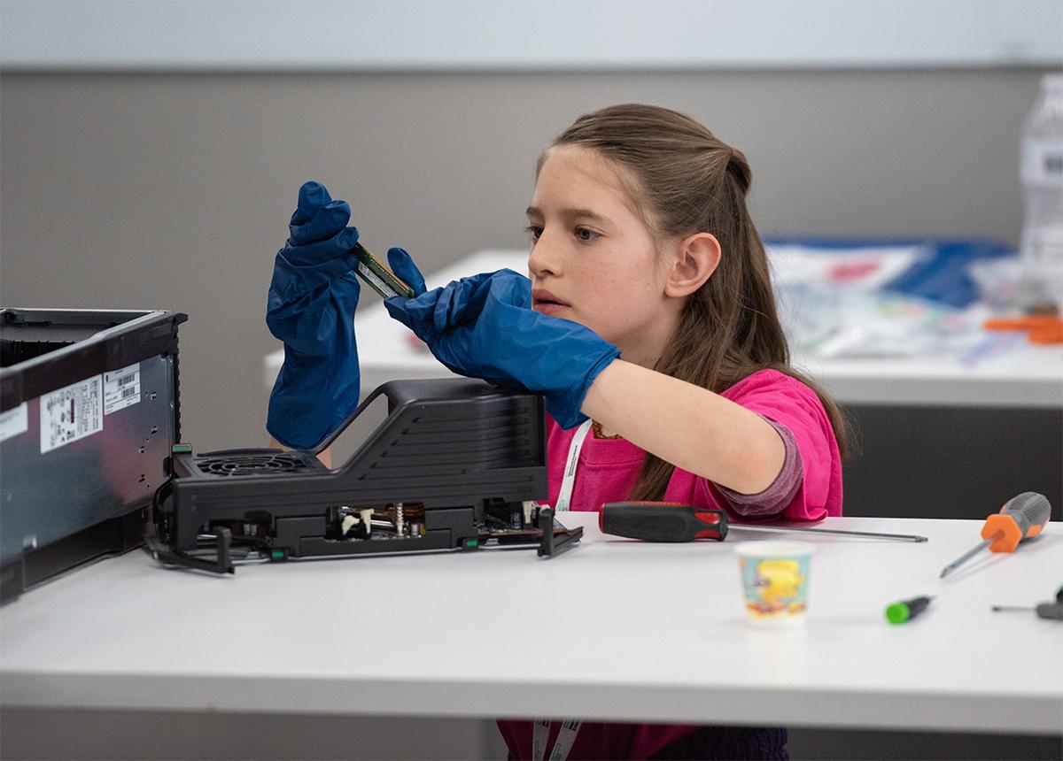 Can Summer Camps Help Close Tech S Gender Gap