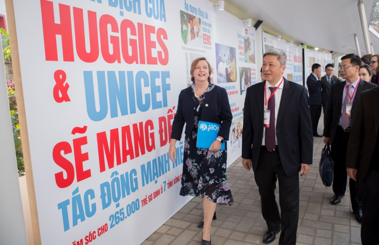Kimberly-Clark and UNICEF Extend Huggies® 'No Baby Unhug Kimberly-Clark and UNICEF Extend Huggies® 'No Baby Unhug
