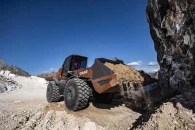 CASE Methane Powered Wheel Loader’s robust design provides powerful lifting performance – in line with its diesel equivalent